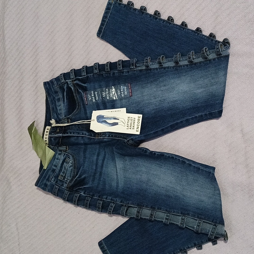 Encore Lattice Anklet Skinny Jeans